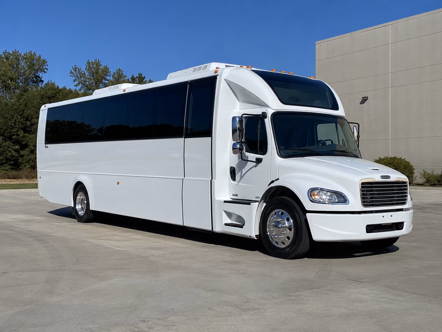 provo 28 passenger party bus